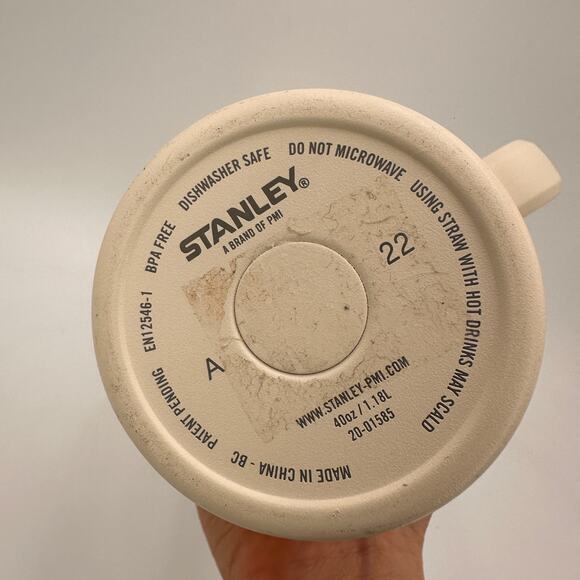 Stanley Cream The Quensher H2.0 The Flowstate 40 oz Tumbler NWOT - Picture 4 of 9